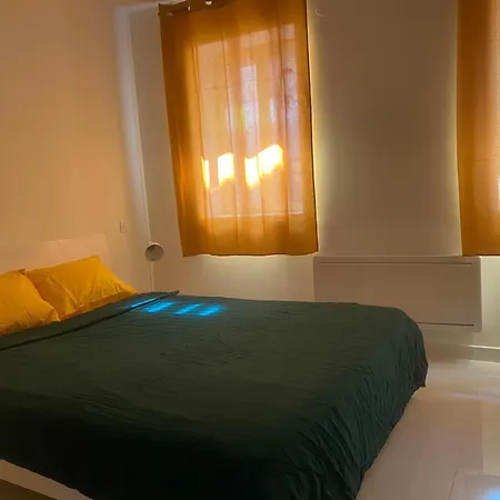 Privee En Centre-ville Pansiyon Trèbes