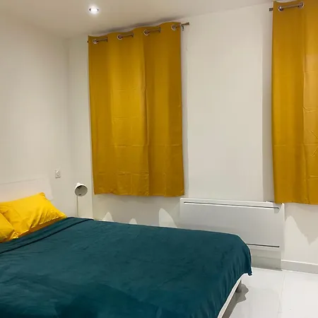 Quarto em Acomodações Particulares Privee En Centre-ville Trèbes