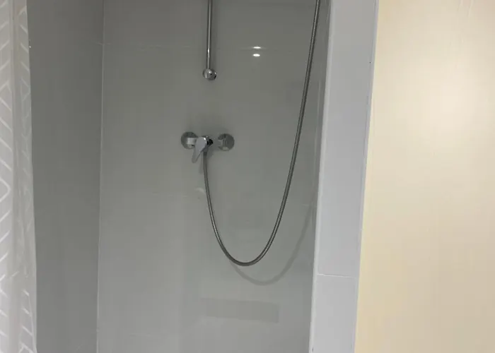 Privee En Centre-ville Quarto em Acomodações Particulares Trèbes