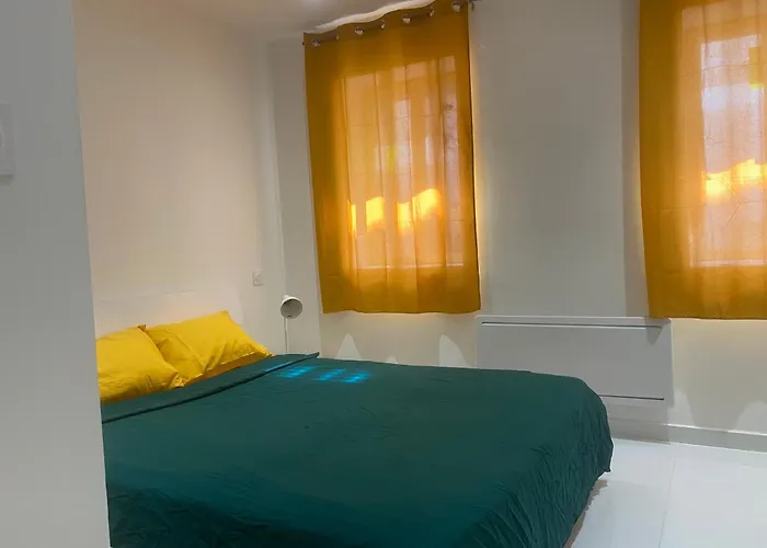 Privee En Centre-ville Проживание в семье *